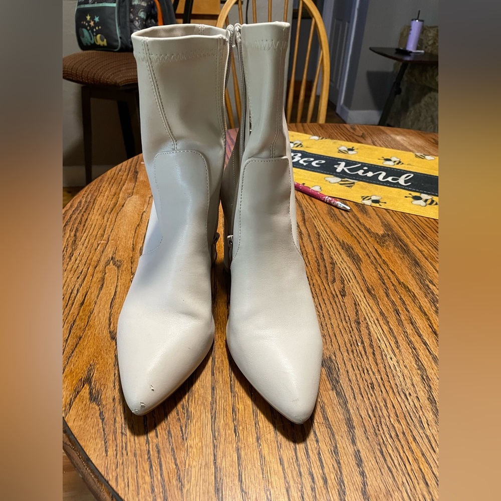 Women’s leather boots